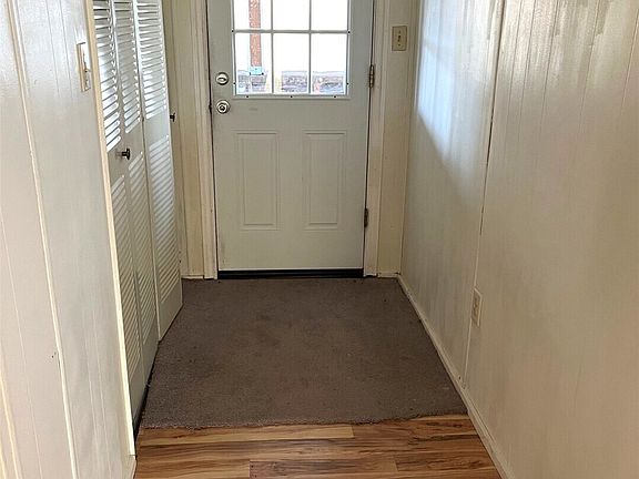 3rd image of 50 Cherokee Road