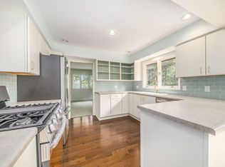 1024 Essex Cir, Kalamazoo, MI
