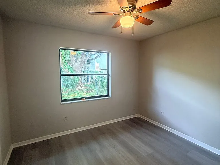 5483 Decatur St — Photo 12