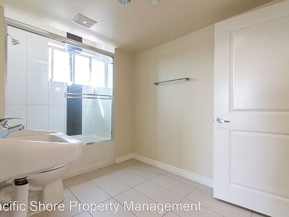 5th image of 16023 Vanowen St APT 10
