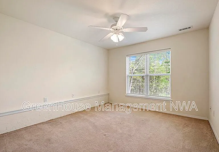 28 Latshaw Dr — Photo 22