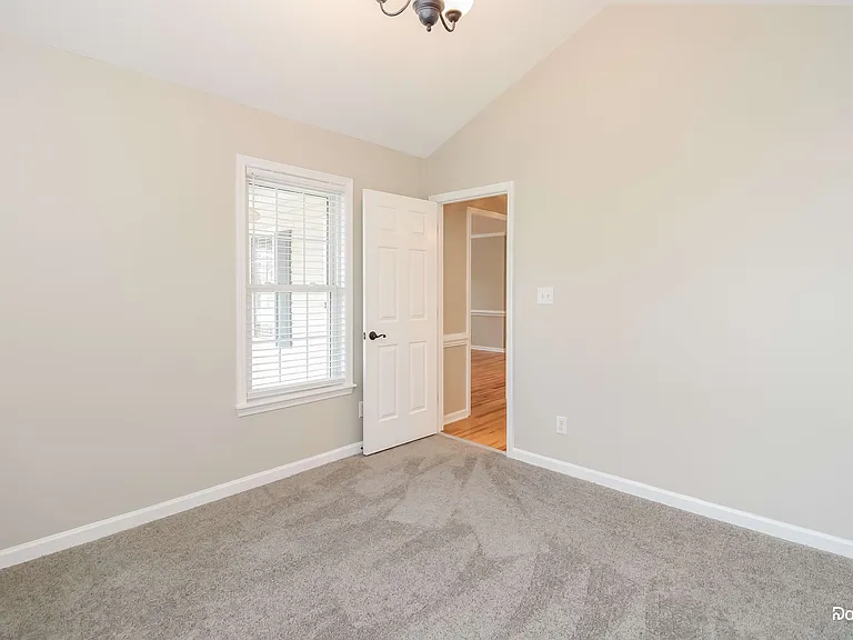 1114 Bridgewater Dr — Photo 11