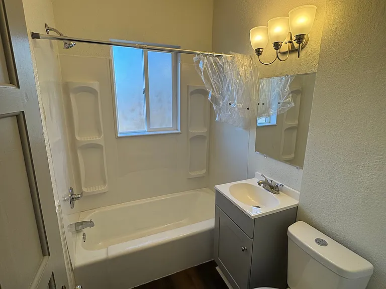 332 SW Topeka Blvd — Photo 6