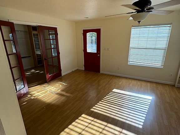 3rd image of 309 Earl Ave