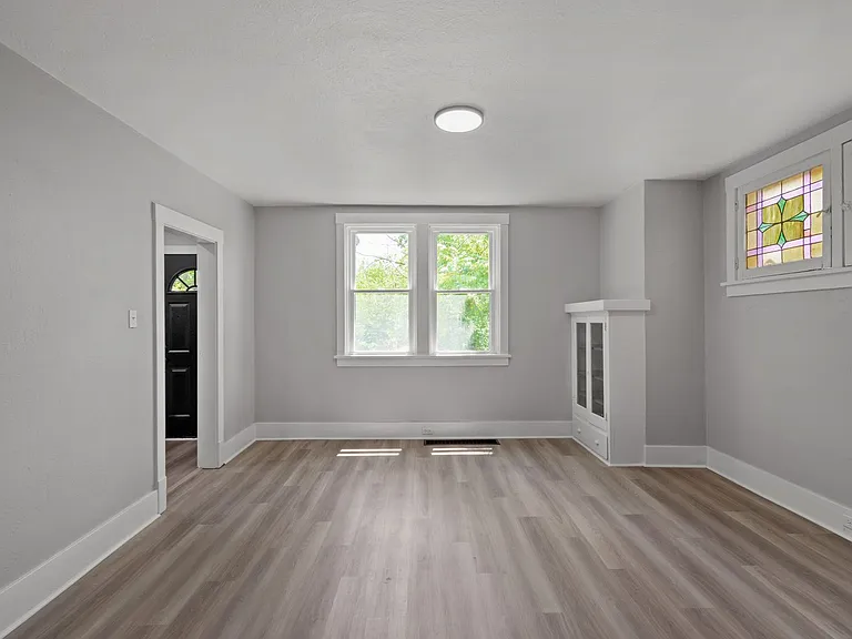 109 W Cherryhill St — Photo 10