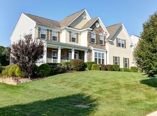 102 Candlewyck Dr, Avondale, PA 19311