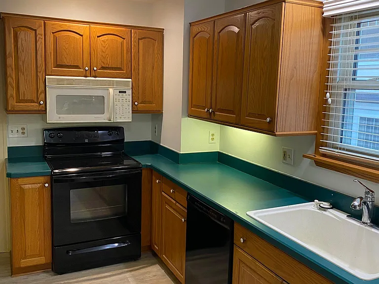 17803 Lakewood Heights Blvd — Photo 1
