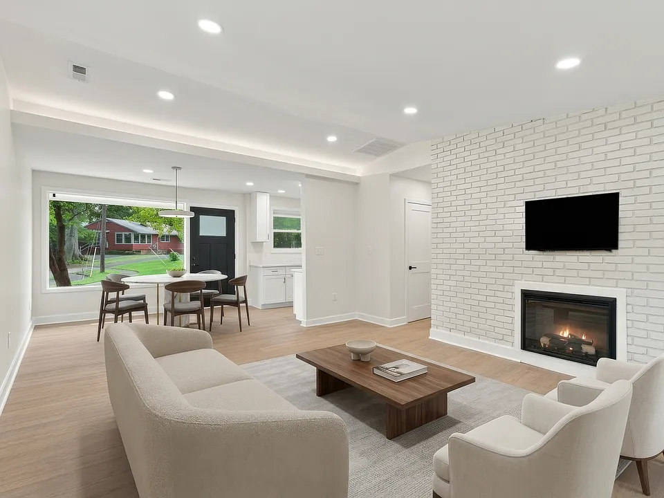 3108 Lewis Pl