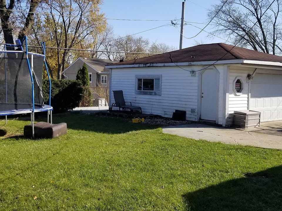 2nd image of 341 Hemlock Ave