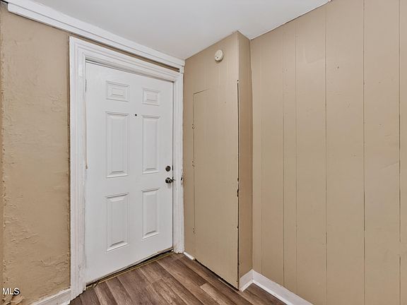 4th image of 450 Hudson Avenue