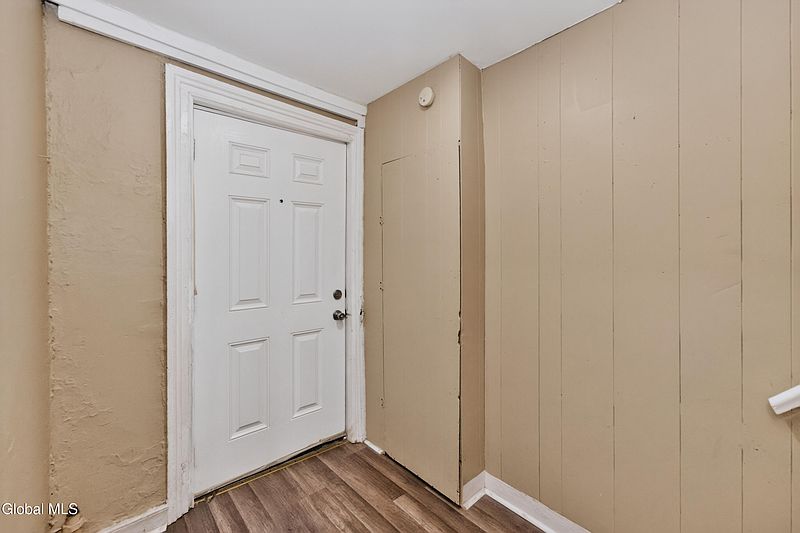 4th image of 450 Hudson Avenue