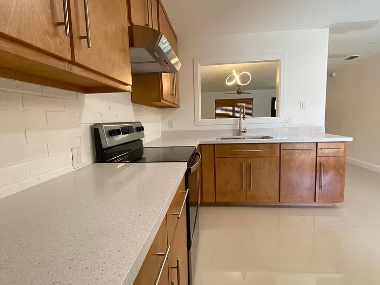 1018 Ursula St — Photo 3