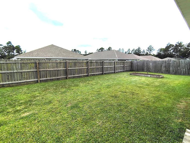 Eastland Cir — Photo 19