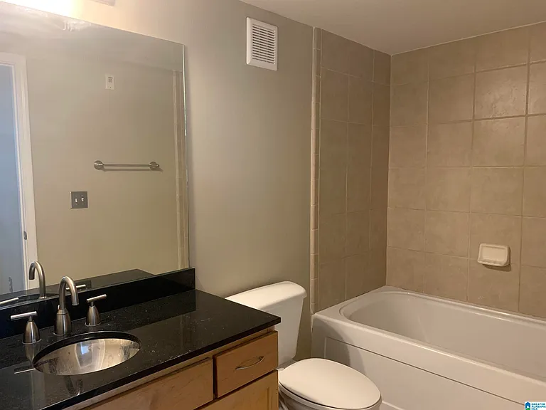 2020 5th Ave S #140 — Photo 16