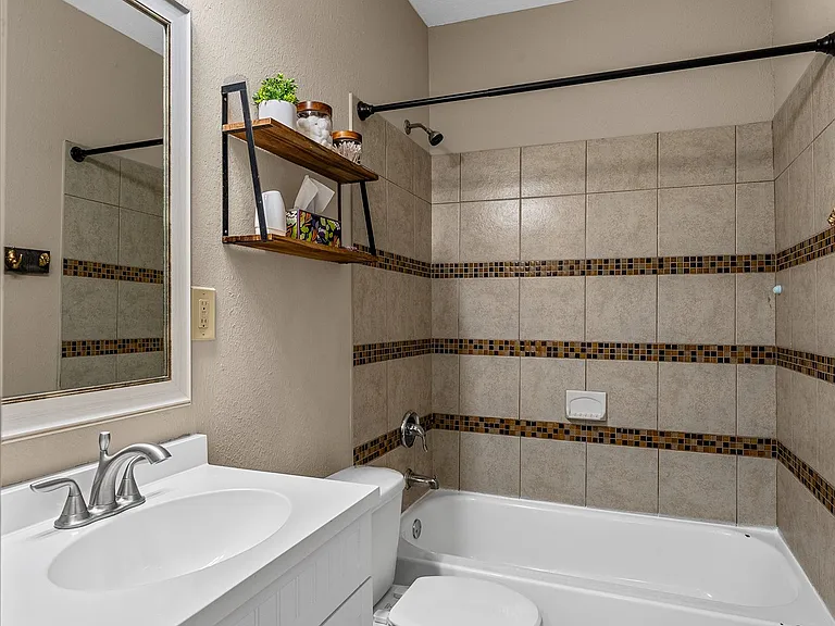 4320 Greenwood Blvd — Photo 11