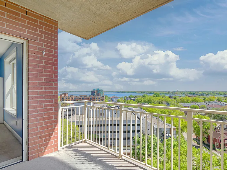 360 W Washington Ave #1001 — Photo 34