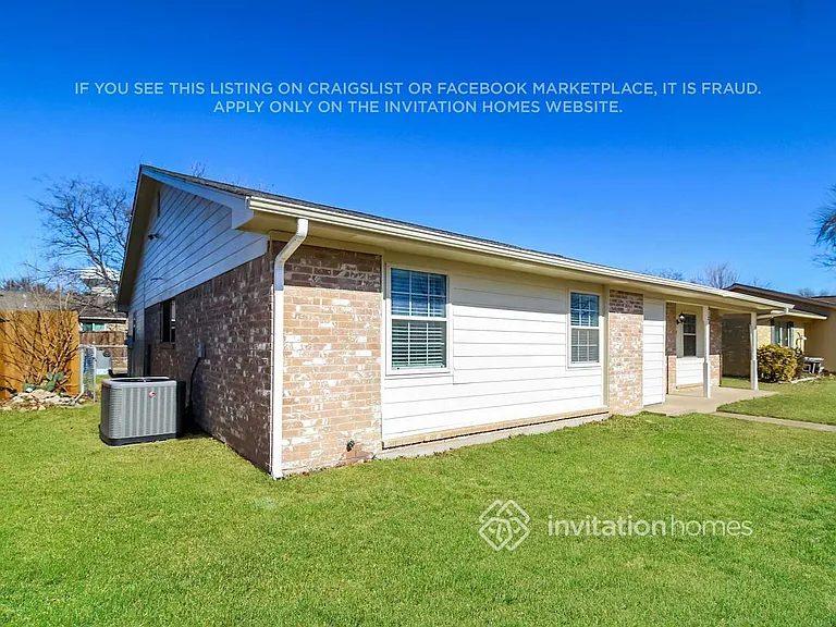 813 Valley View Dr — Photo 2