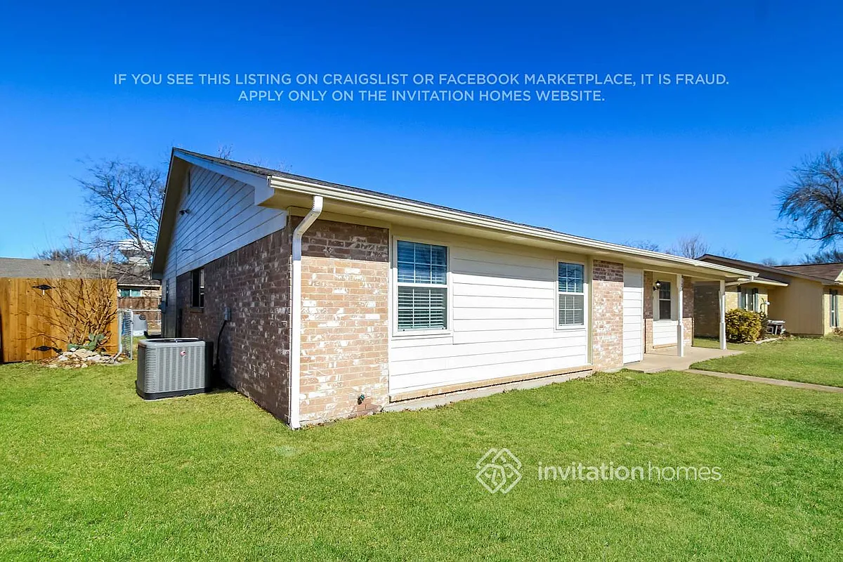 Building Photo - 813 Valley View Dr