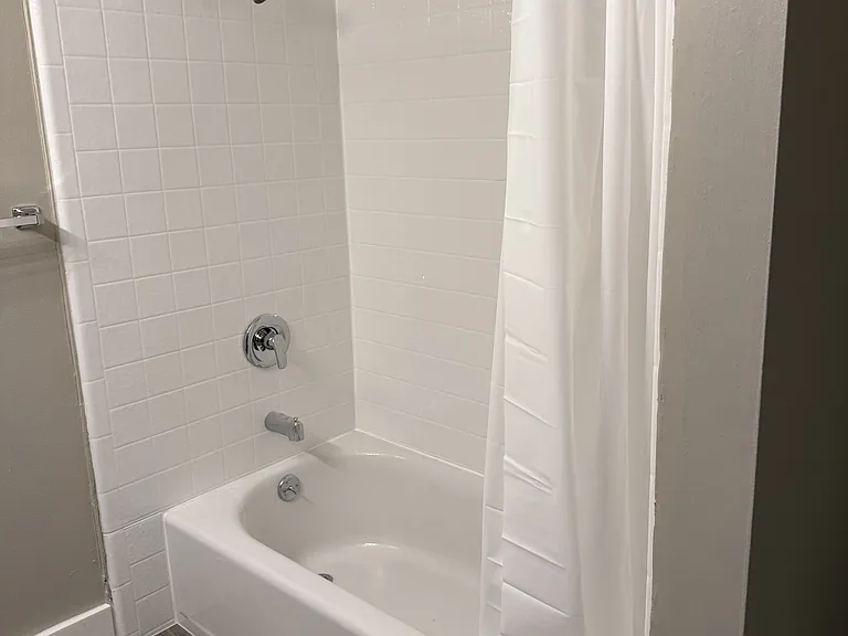 204 N Berkeley Ave #C — Photo 12