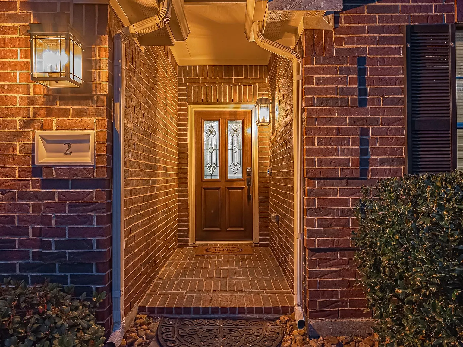 3 bed, 2.0 bath, 1783 sqft, $3,150 — Photo 3