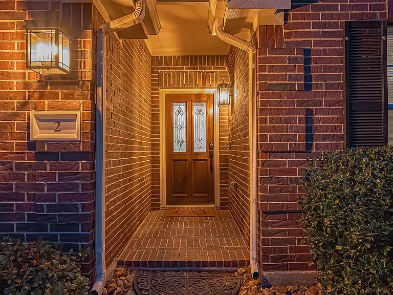 2 Garden Lodge Pl — Photo 3