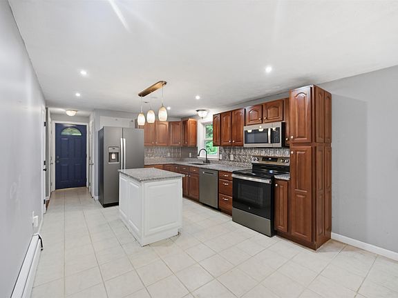 4th image of 95 Whittier Drive