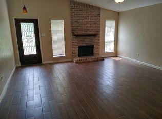 10 Sparrow Hawk Ct, Spring, TX 77380