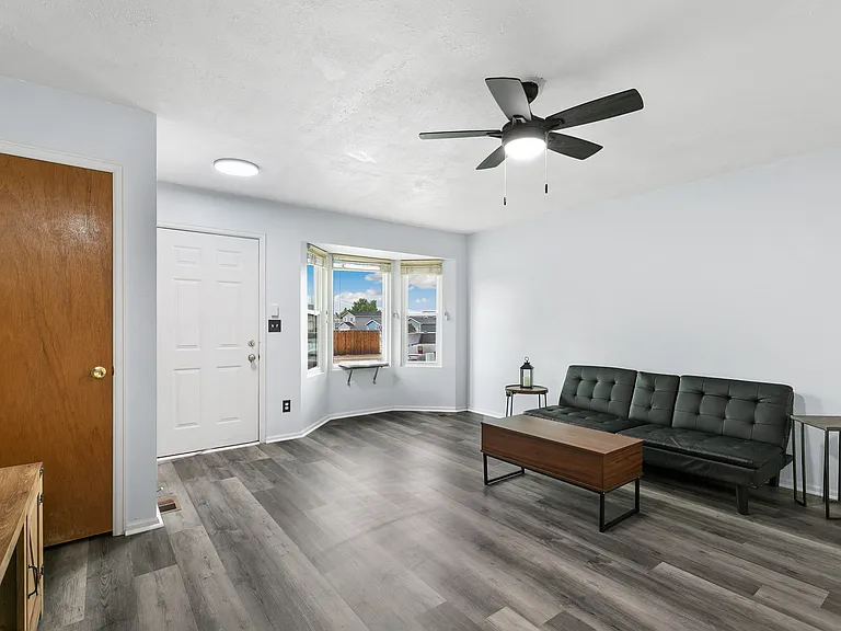 4850 Witches Hollow Ln — Photo 11