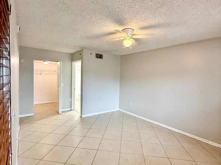 5065 Wiles Rd #105 — Photo 7