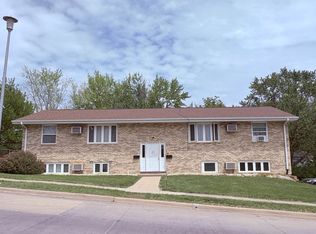 3669 Hillcrest Rd, Dubuque, IA 52002
