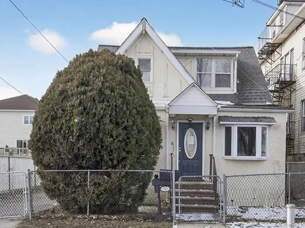 40 MCLAUGHLIN Street, Staten Island, NY 10305