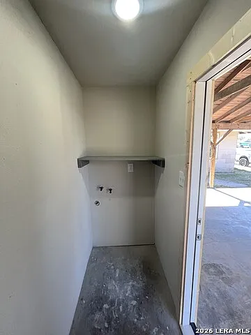 439 Lovera Blvd — Photo 10