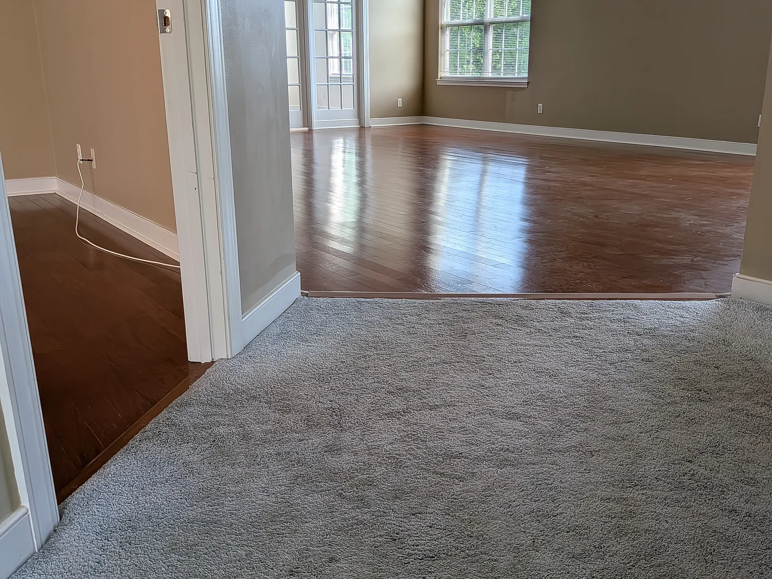 3 bed, 2128 sqft, $2,600 — Photo 2