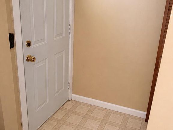 2nd image of 987 Eastham Rd