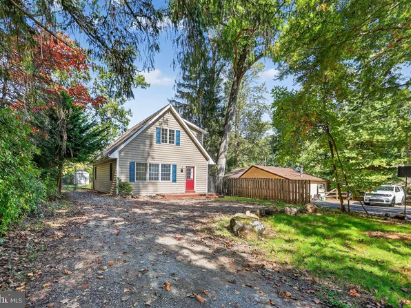 1709 Snyder Rd, Green Lane, PA 18054