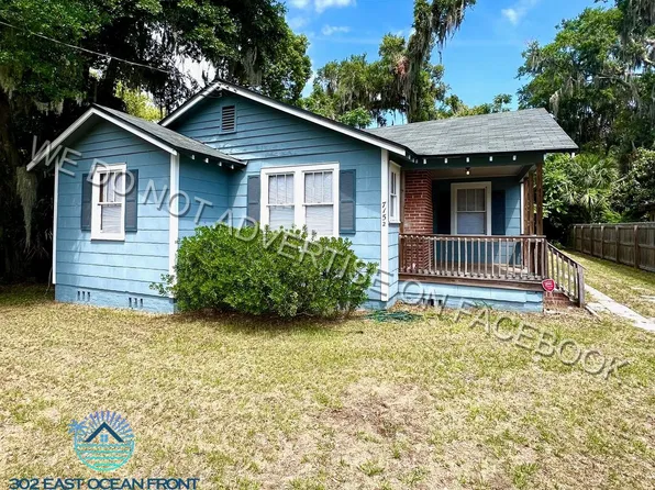 7152 Lucky Dr W, Jacksonville, FL 32208