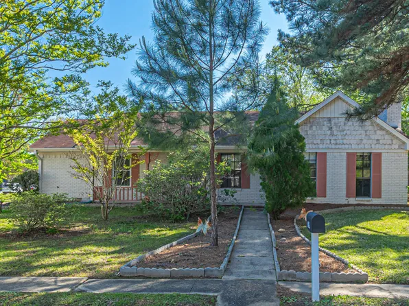 1104 Longwood Pl, Clinton, MS 39056