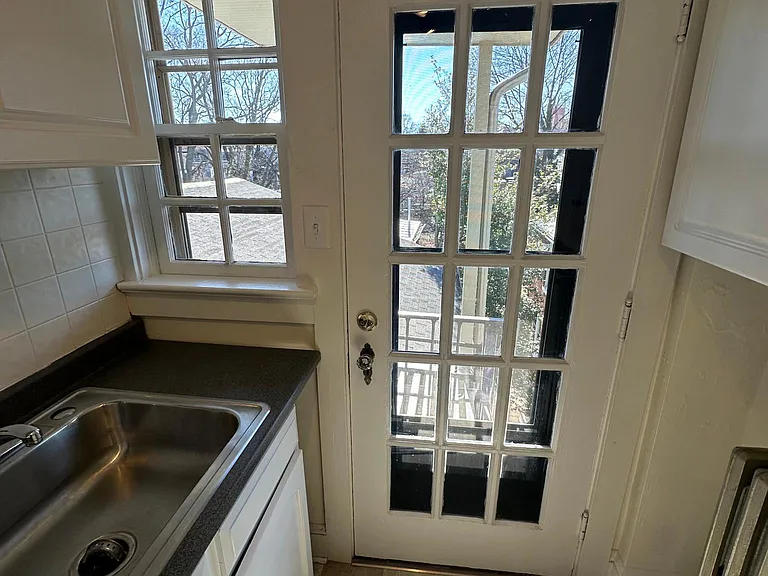 344 W Orange St #5 — Photo 9