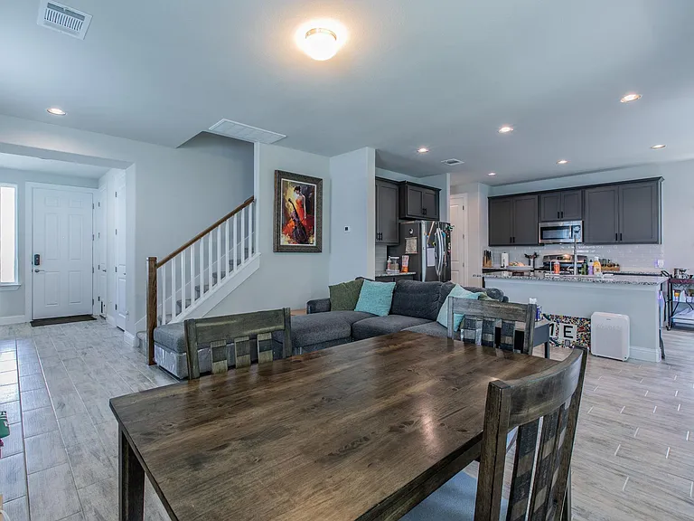 173 Riverhill Dr — Photo 3