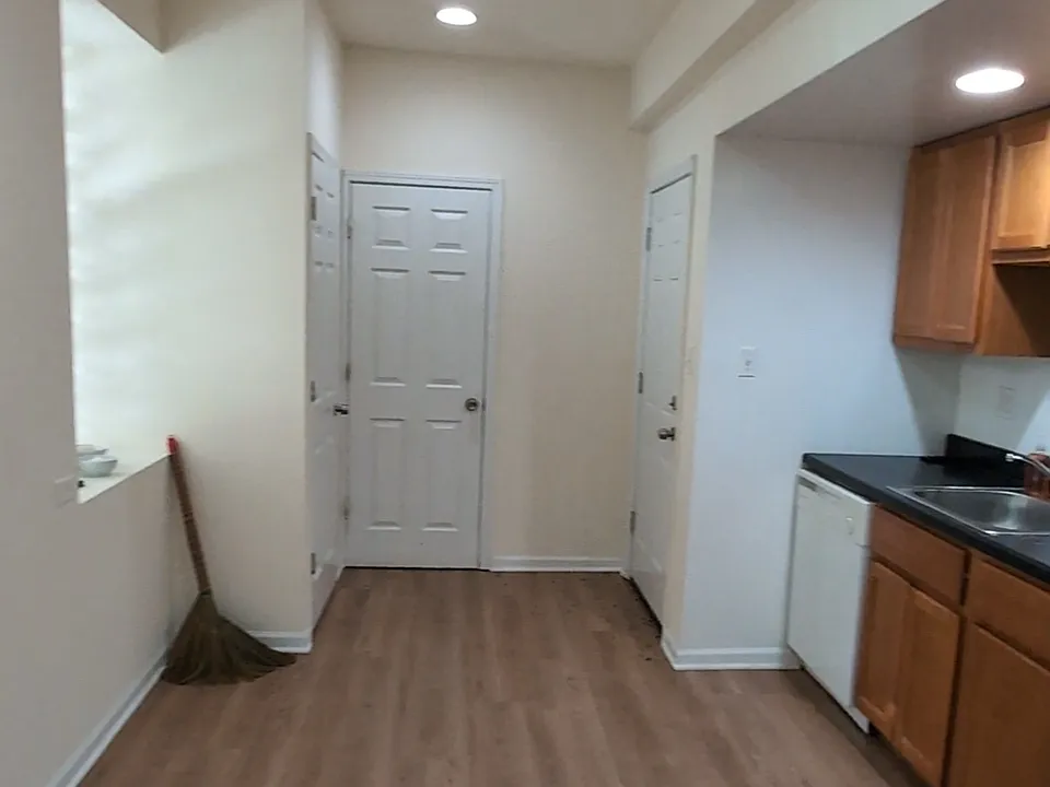 1723 W Julian St