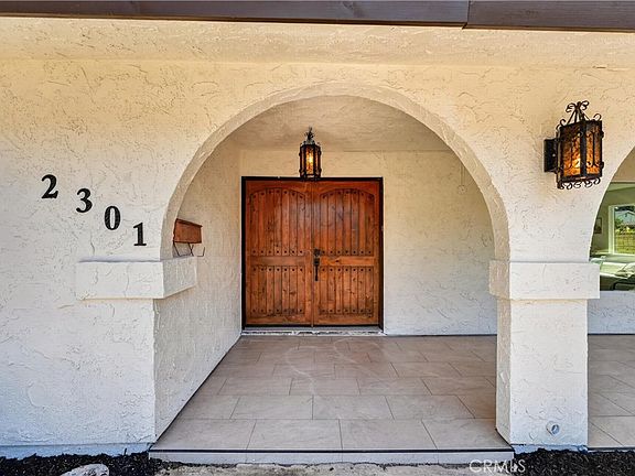 4th image of 2301 N Lowell Ln