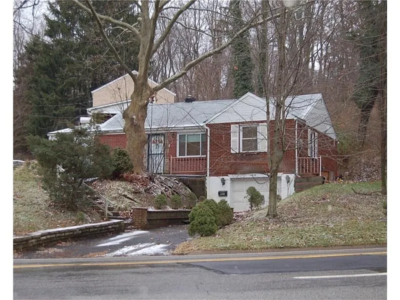 901 Jefferson Rd photo 1