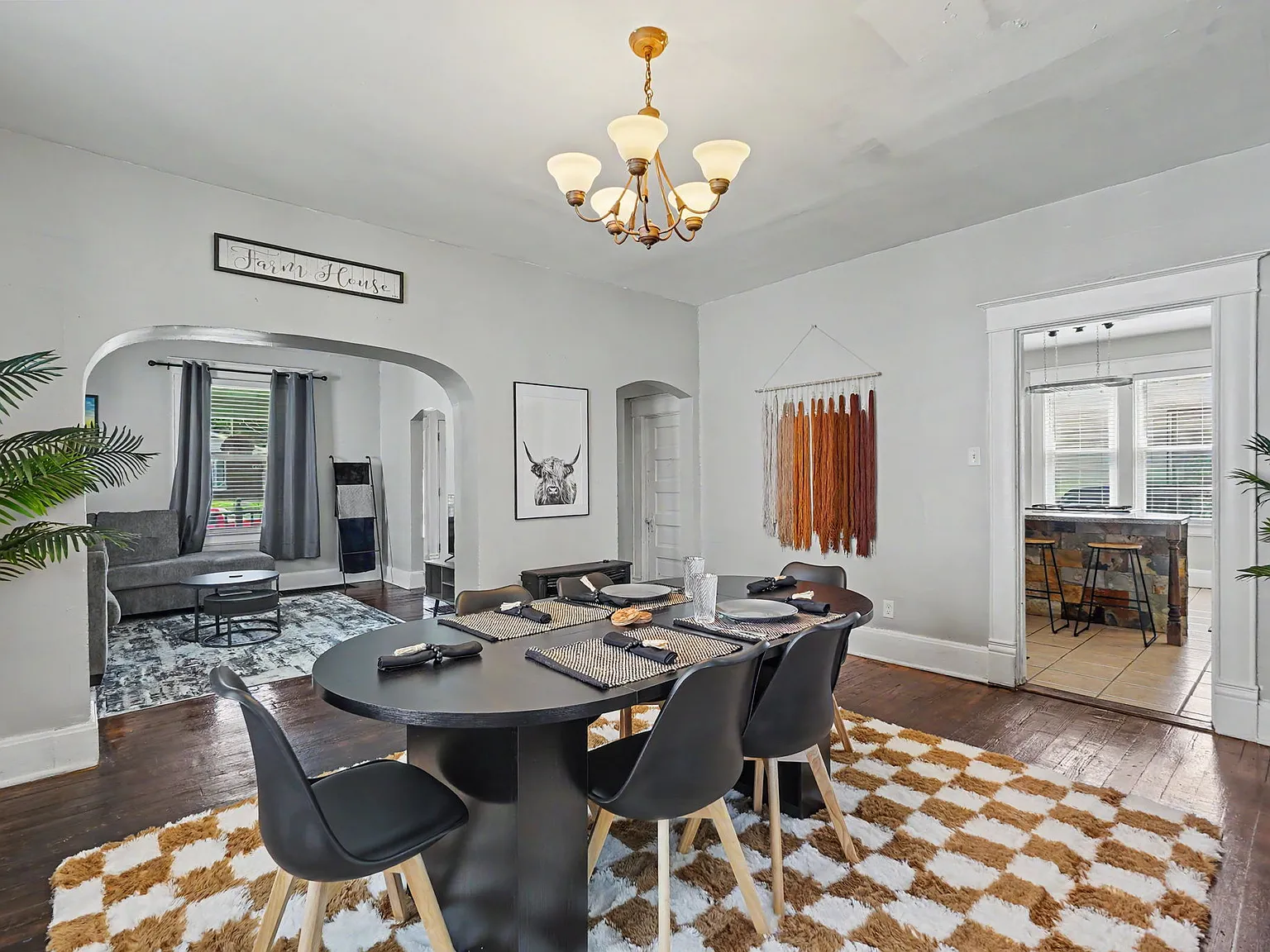 4 bed, 1.5 bath, 1620 sqft, $4,150 — Photo 4
