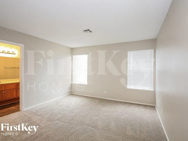 6533 Chilton Ct — Photo 7