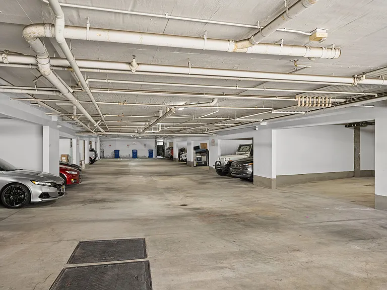 5521 Kester Ave #23 — Photo 32