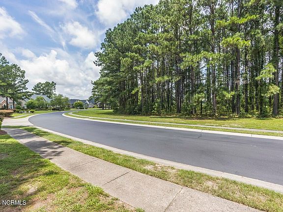 4th image of 400 N Crow Creek Drive NW