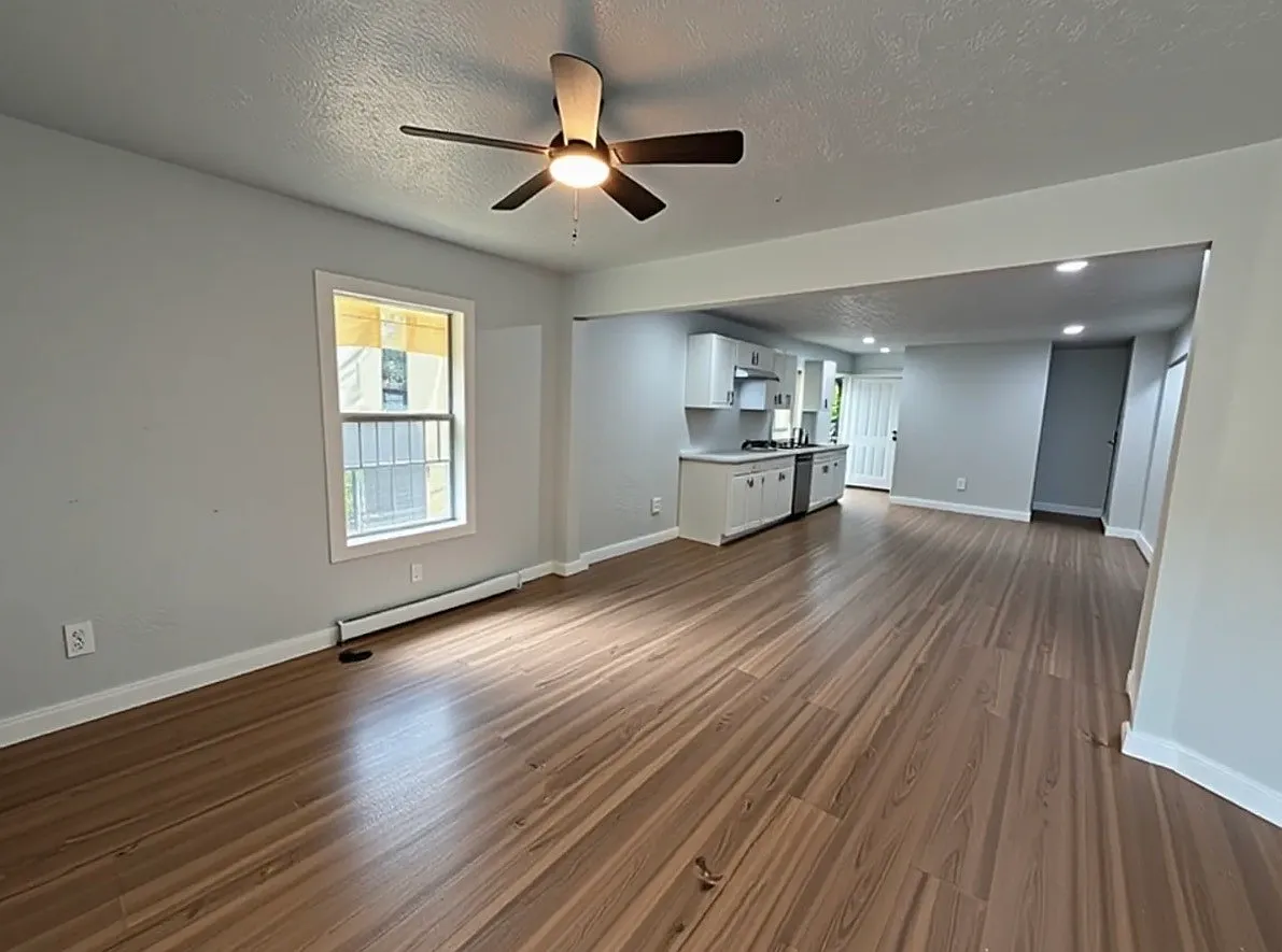 4 bed, 2.5 bath, 1248 sqft, $1,850 — Photo 2
