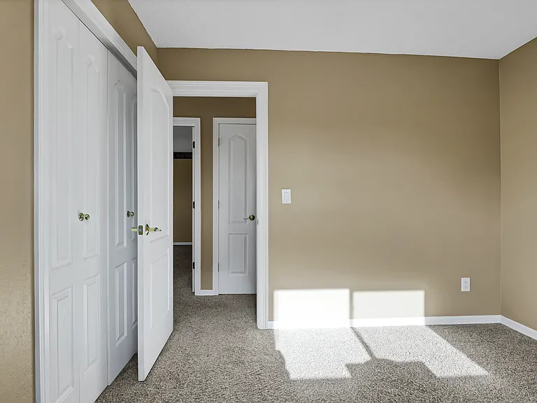 2990 Roche Dr S — Photo 16