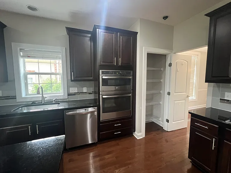 8043 Oak Meadow Dr — Photo 40