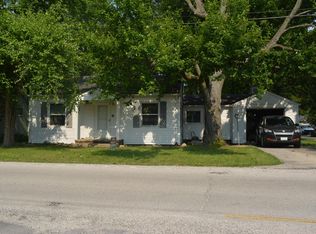 206 S Elm St, Saint Joseph, IL